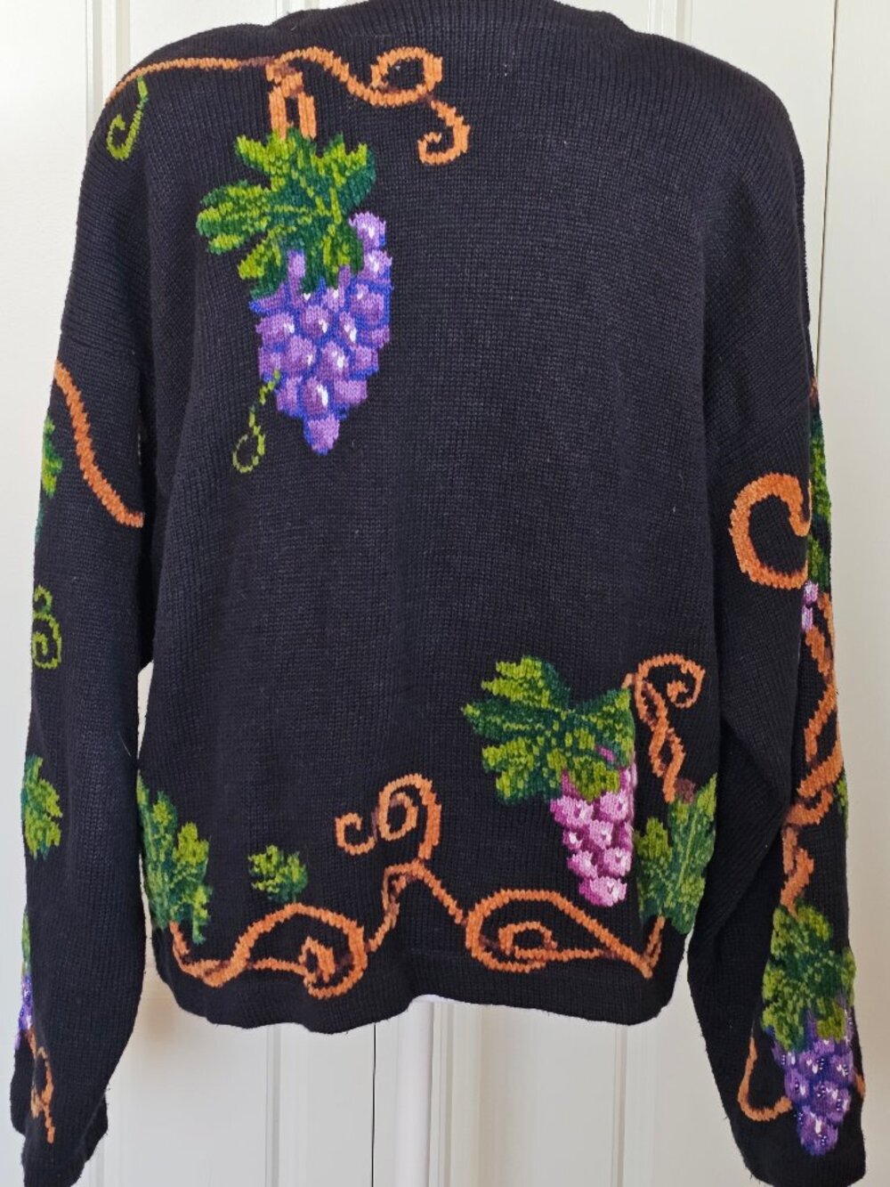 VINTAGE Design Options by Philip & Jane Gordon Grapes Novelty Cardigan Sweater - Picture 2 of 9